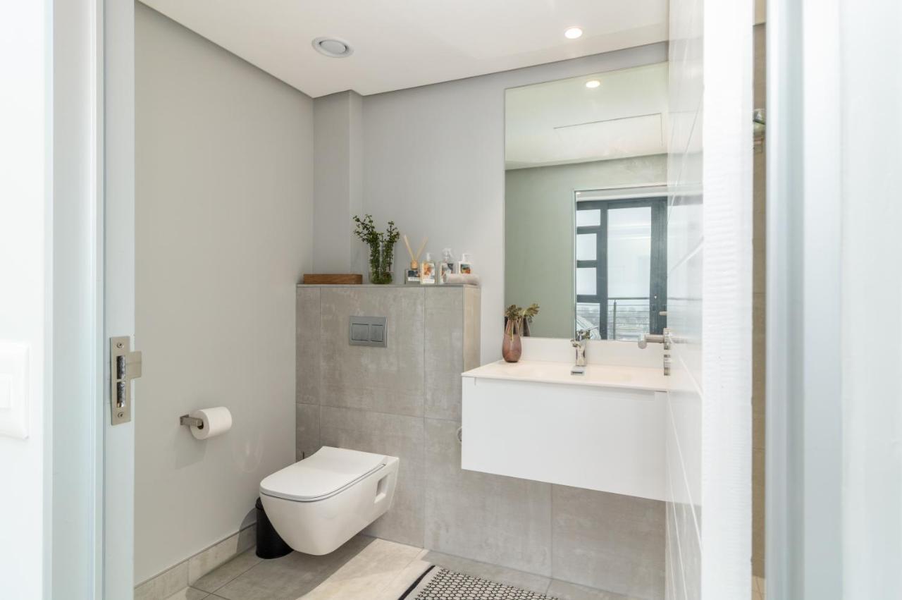 16 On Bree - Luxury One Bedroom Apartment In Cape Town Bagian luar foto